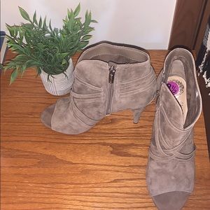 Vince Camuto Heel Booties